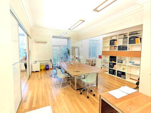 комерційна за адресою Хрещатик вул. (Kreschatic), 25