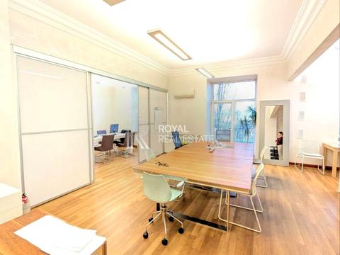 комерційна за адресою Хрещатик вул. (Kreschatic), 25