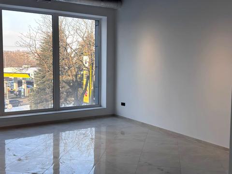 комерційна за адресою Княгинин вул., 44