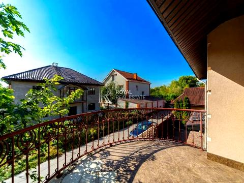 будинок за адресою Богатирська вул., 30