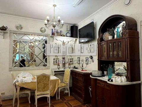 комерційна за адресою Київ, Вишгородська вул., 4