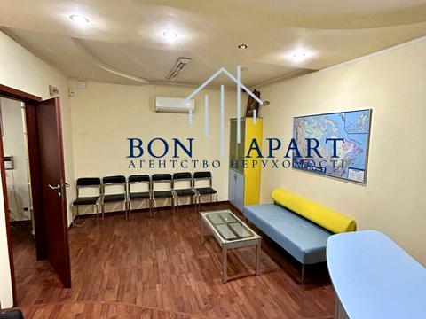 комерційна за адресою Михайлівська вул., 15