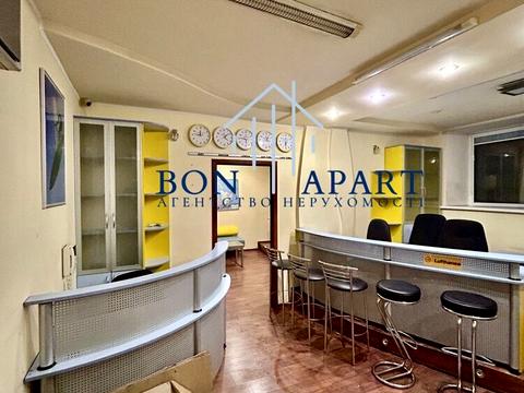 комерційна за адресою Михайлівська вул., 15