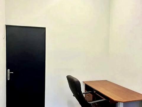 коммерческая по адресу Холодноярська ул. (Кайсарова), 11