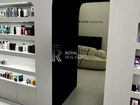 комерційна за адресою Басейна вул., 1/2