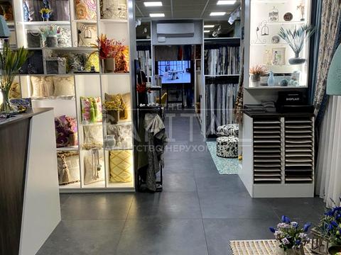 комерційна за адресою Родини Крістерів вул., 2