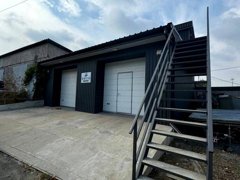 комерційна за адресою Близнюківський узвіз, 15