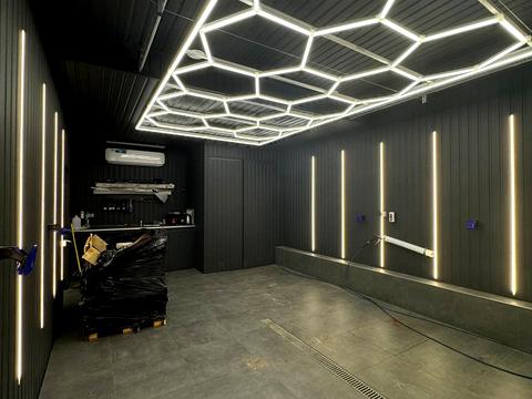 комерційна за адресою Близнюківський узвіз, 15