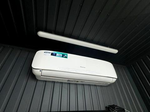 комерційна за адресою Близнюківський узвіз, 15