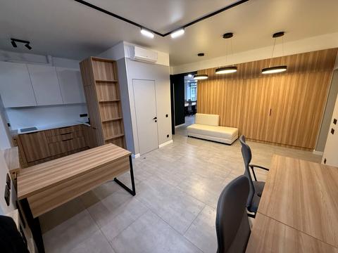 комерційна за адресою Євгена Чикаленка вул. (Пушкінська), 20