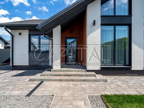 дом по адресу привітна, 1