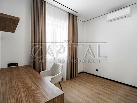 дом по адресу привітна, 1