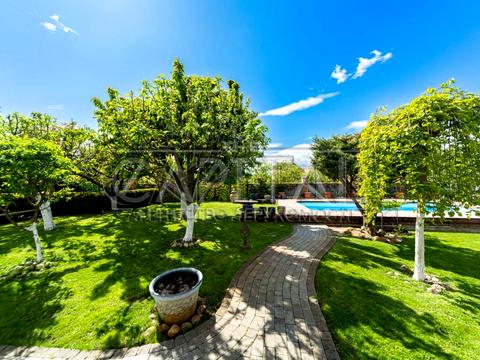 будинок за адресою Київська вул., 1