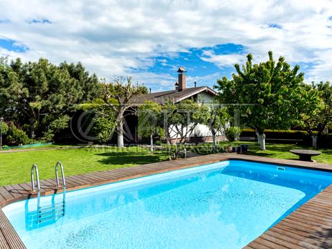 будинок за адресою Київська вул., 1