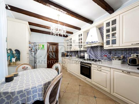 будинок за адресою Київська вул., 1