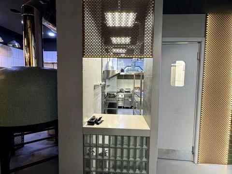 комерційна за адресою Предславинська вул., 53