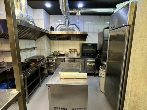 комерційна за адресою Предславинська вул., 53