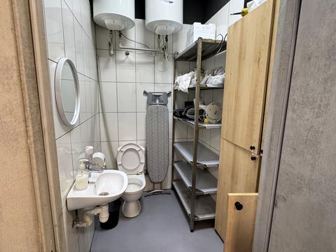 комерційна за адресою Предславинська вул., 53