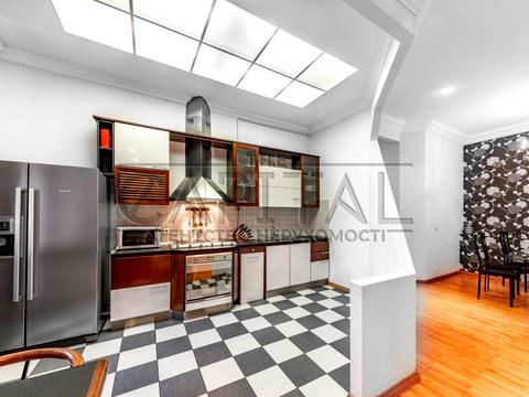 квартира за адресою Євгена Чикаленка вул. (Пушкінська), 25