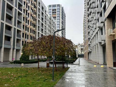 комерційна за адресою Бульварно-Кудрявська вул. (Воровського), 17