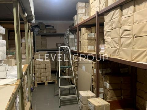 комерційна за адресою Кирилівська вул. (Фрунзе), 160