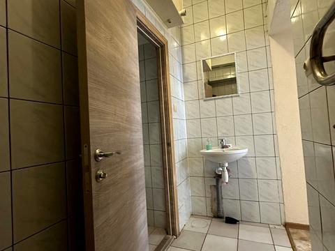 комерційна за адресою Героїв УПА вул., 46