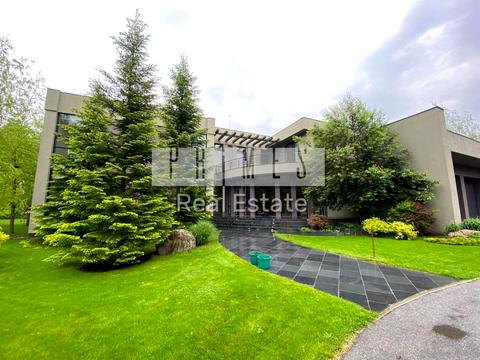 будинок за адресою Вишнева, 1