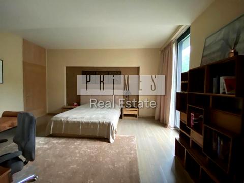 будинок за адресою Вишнева, 1