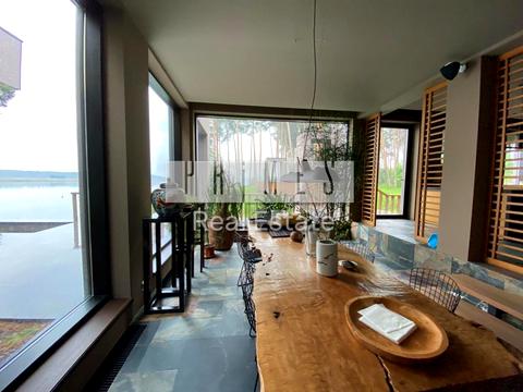 будинок за адресою Вишнева, 1