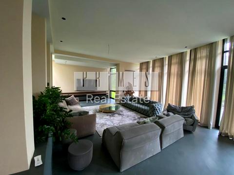 будинок за адресою Вишнева, 1