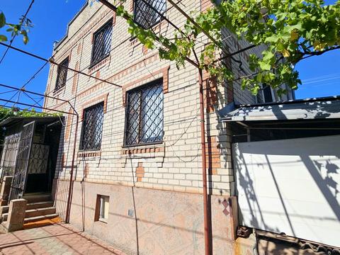 будинок за адресою Центральна