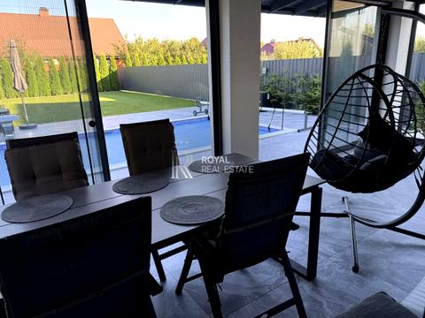 будинок за адресою смт. Глеваха, Освіти