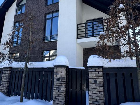 дом по адресу Евгения Коновальца ул.