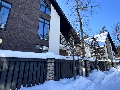 дом по адресу Евгения Коновальца ул.