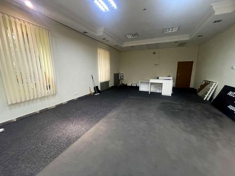 комерційна за адресою Алчевських вул. (Артема), 3