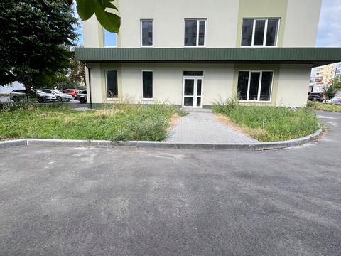 комерційна за адресою Олега Антонова вул. (Карла Маркса), 50