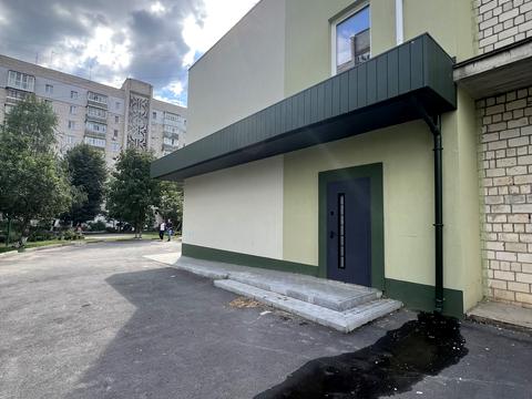 комерційна за адресою Олега Антонова вул. (Карла Маркса), 50