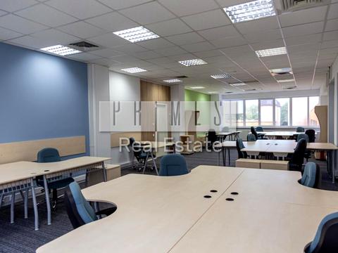 комерційна за адресою Польова вул., 129/131