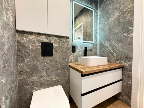 квартира за адресою 24 Серпня вул., (Будинок 9)