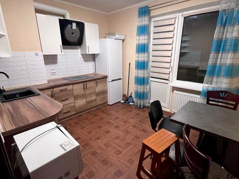 квартира за адресою Миколи Вінграновського вул., 2