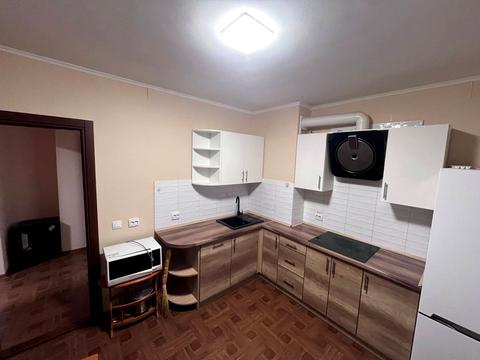 квартира за адресою Миколи Вінграновського вул., 2