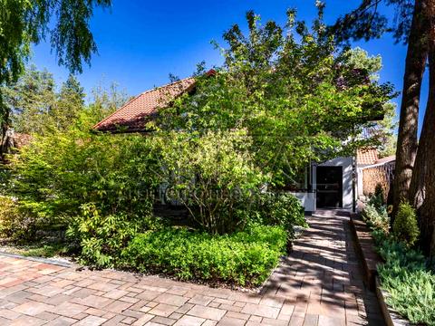 будинок за адресою центральна