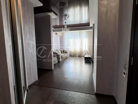 квартира за адресою Дніпровська набережна вул., 1