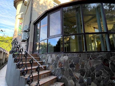 будинок за адресою Академіка Вернадського вул., 21а