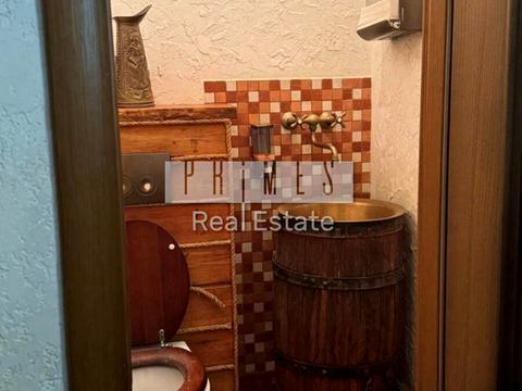 комерційна за адресою Вишгородська вул., 4