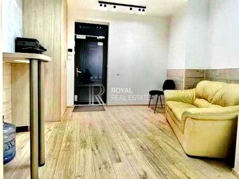 комерційна за адресою Євгена Коновальця вул. (Щорса), 36-Д