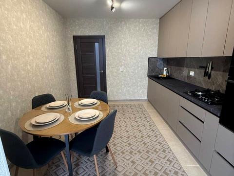 квартира за адресою Довженка вул., 4