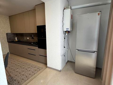 квартира за адресою Довженка вул., 4