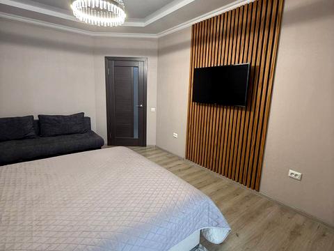 квартира за адресою Довженка вул., 4