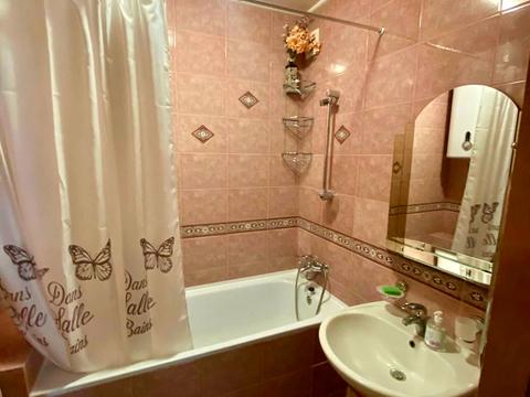 квартира за адресою Анни Ахматової вул., 43